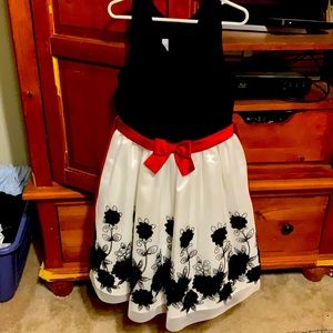 Girls size 8 Bonnie and Jean Dress Super cute and just in time for the holidays!